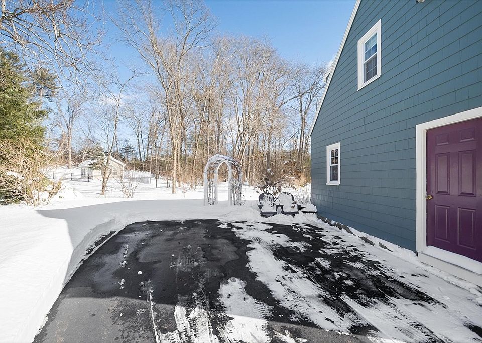 34 Clover Hill Dr, Chelmsford, MA 01824 | Zillow