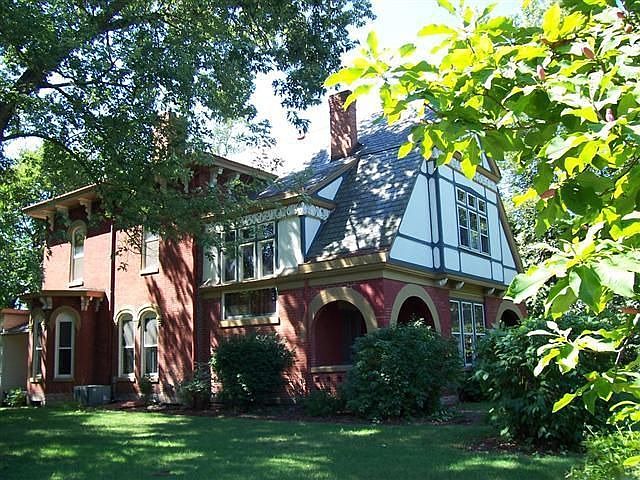 1st image of 740 Convers Ave