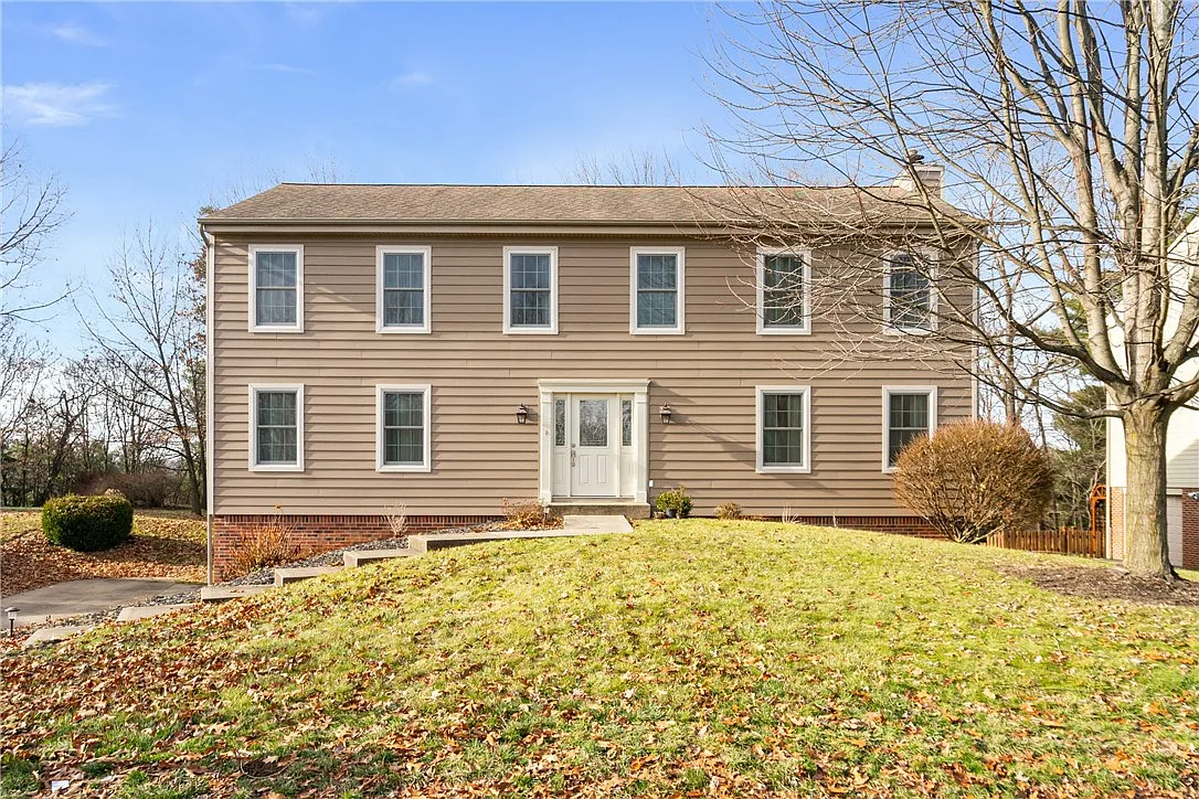 317 Yorktown Dr photo 1