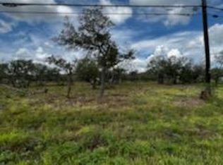 405 N Traylor Ave, Rockport, TX 78382