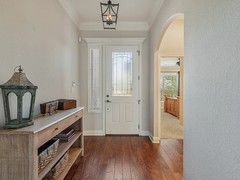 8200 Carters Cv — Photo 3