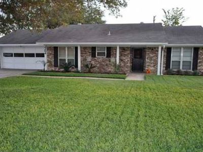 2204 Barak Ln, Bryan, TX, 77802