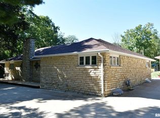 265 Van Dyke Dr, Canton, IL 61520