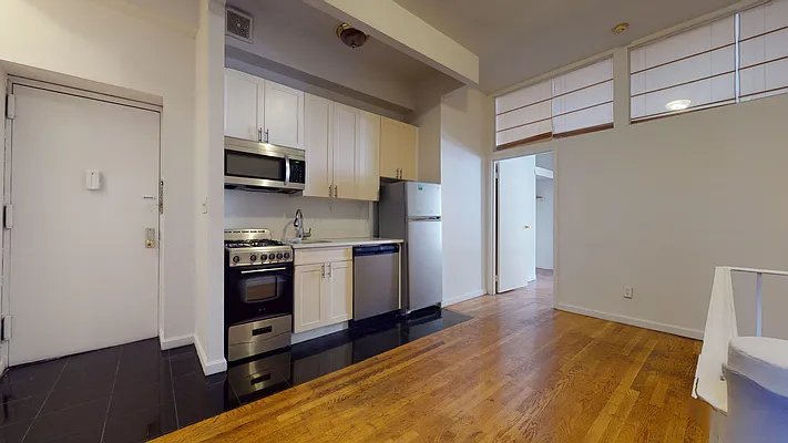 Rented by Bond New York | media 18