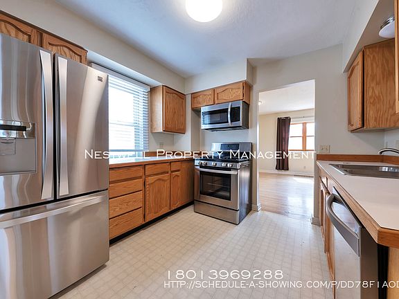 2nd image of 643 E Roosevelt Ave