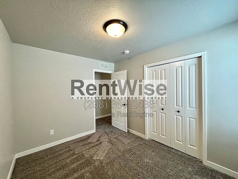 1897 N Justin Ave — Photo 14