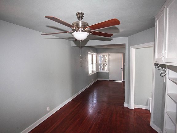3rd image of 2875 Perktel St