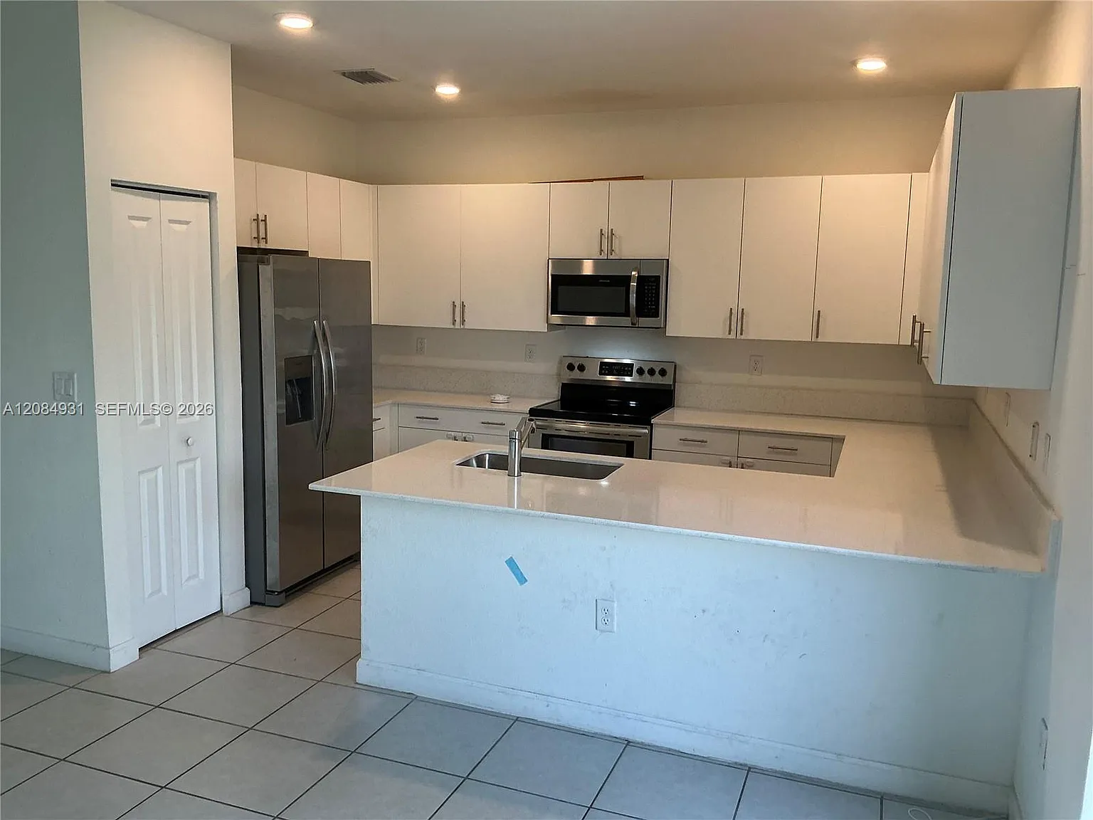 Keys Gate Residential — Photo 2