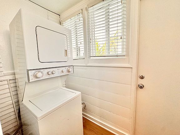 5th image of 4348 Lockwood Ave #1/2