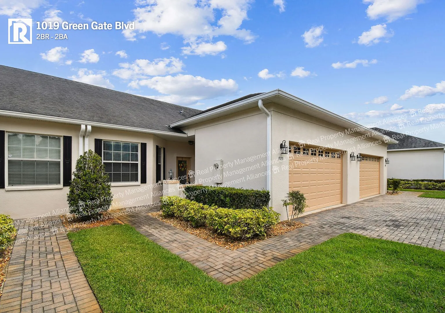 Charming 2 Bedroom, 2 Bath Single Story Townhome with Chain of Lakes Access — Photo 1