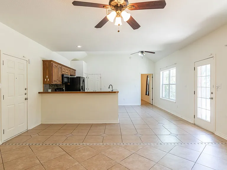 3310 Silver Oaks Dr — Photo 4