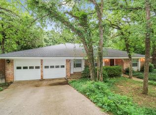 811 Red Oak Ln, Arlington, TX 76012