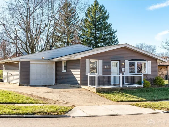 1756 Beaver Creek Ln, Dayton, OH 45429