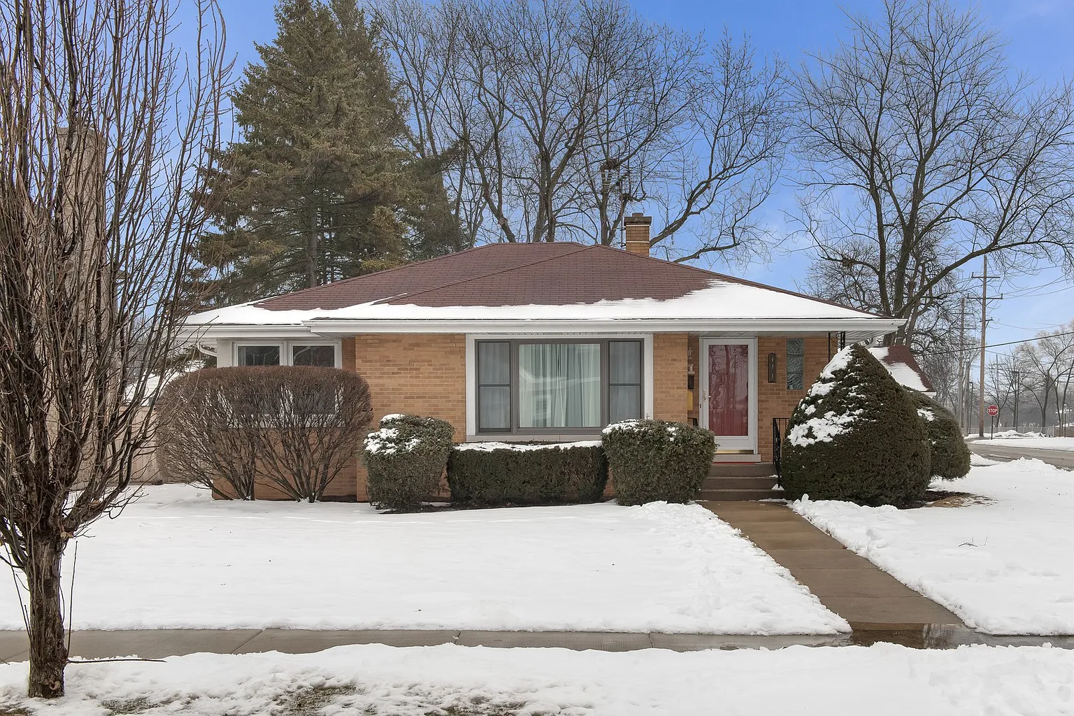 471 S Fairview Ave photo 1