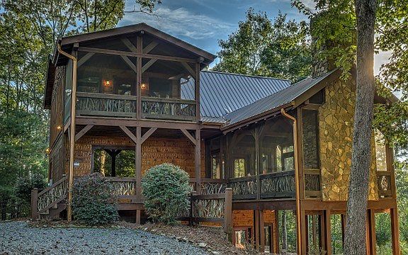 3rd image of 348 Lookout Trl