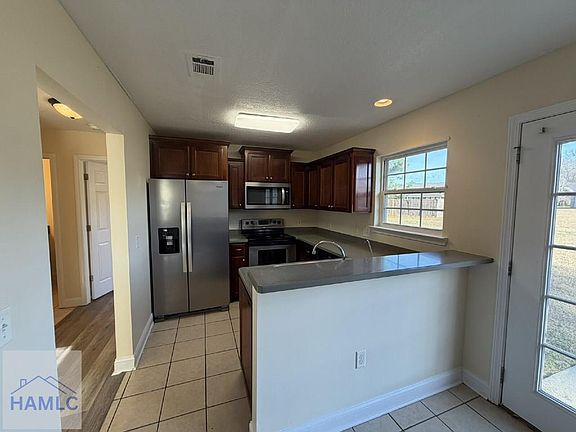 5th image of 119 Thornbush Ct NE