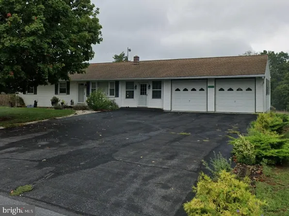 3251 Enoch Brown Rd, Greencastle, PA 17225
