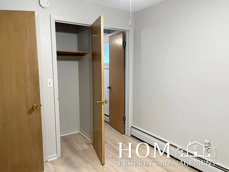 107 E Liberty St — Photo 8
