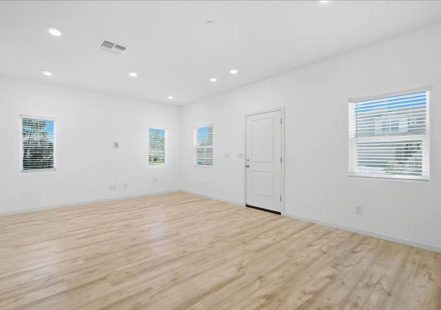 1229 Rojo St — Photo 4