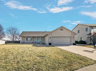 103 Old Farm Mid Ct, Bradley, IL 60915