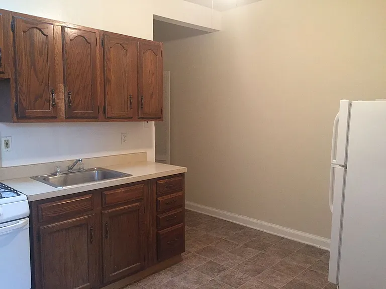 1706 Bolton St — Photo 22