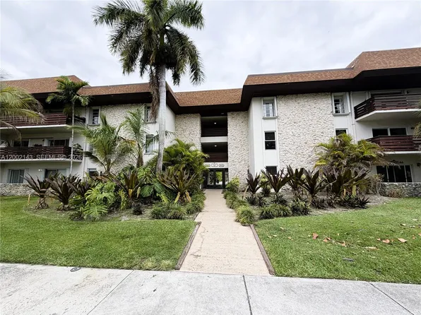 7483 SW 82nd St APT A102, Miami, FL 33143