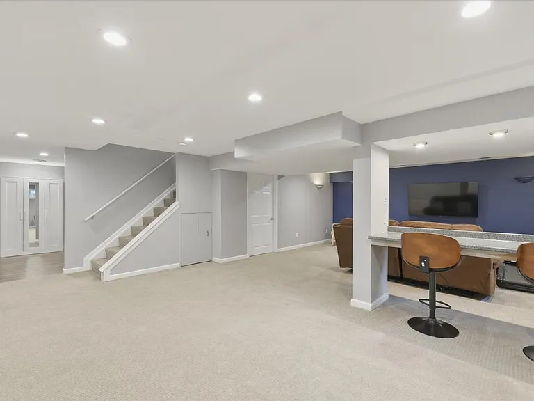5920 Thornberry Ct — Photo 49