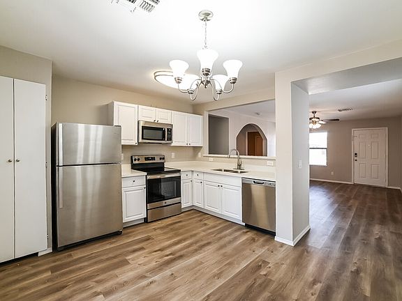 5th image of 11817 W Corrine Dr