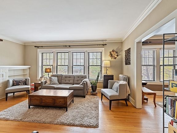 3rd image of 5243 N Hoyne Ave APT 2N