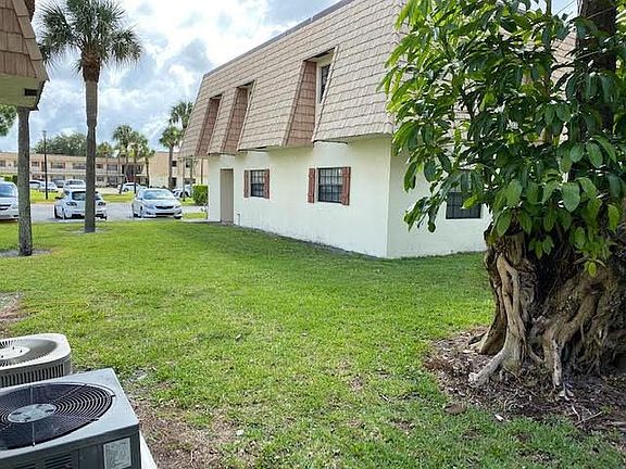 3rd image of 4277 Oak Ct #4277