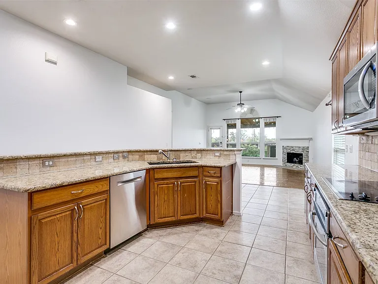 7800 Harvest Hill Rd — Photo 7