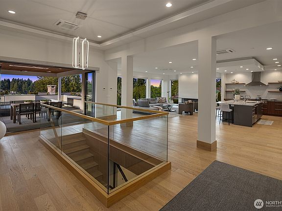 4th image of 8926 NE 36th Street