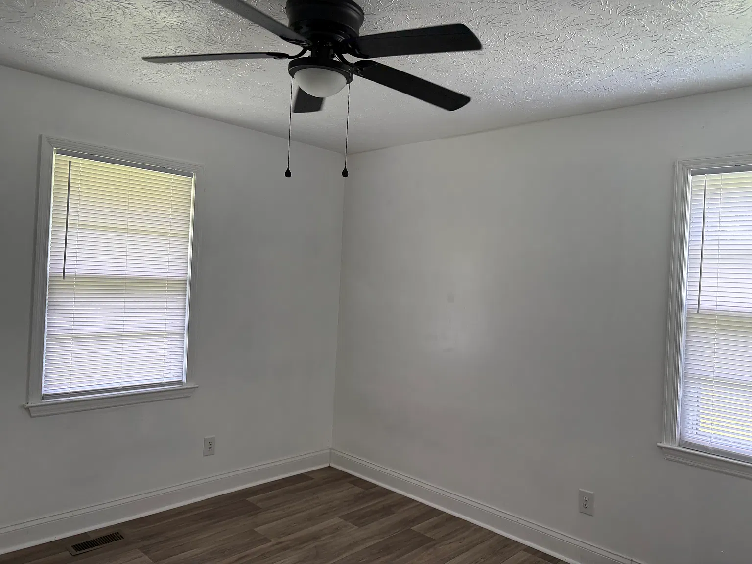 3 bed, $1,000 — Photo 3