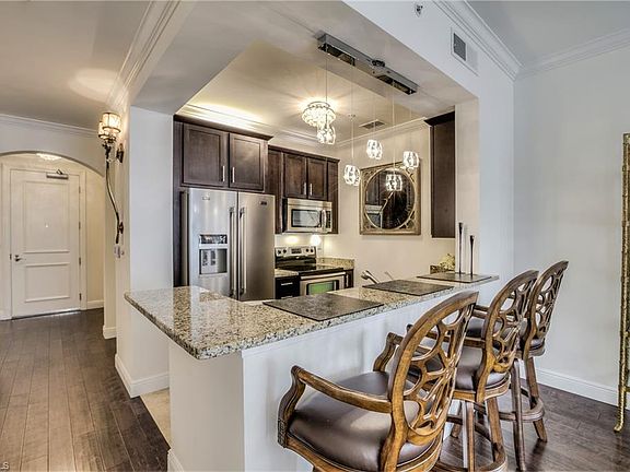 4th image of 23151 Fashion Dr Unit 308