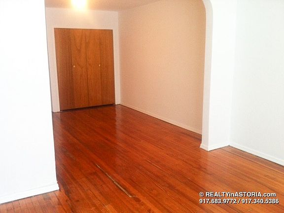 3rd image of 2849 46th St APT 2R