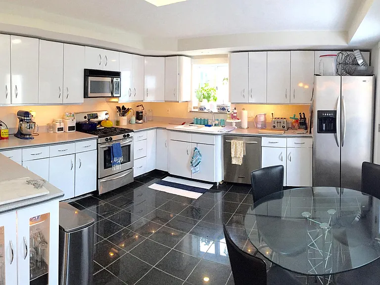 2 Monument Ct #2 — Photo 2