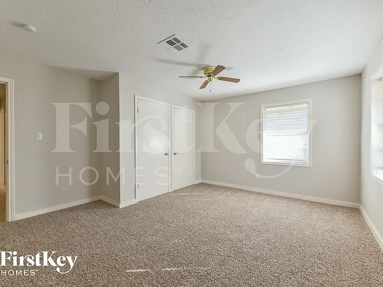 214 Oakwood Dr — Photo 12