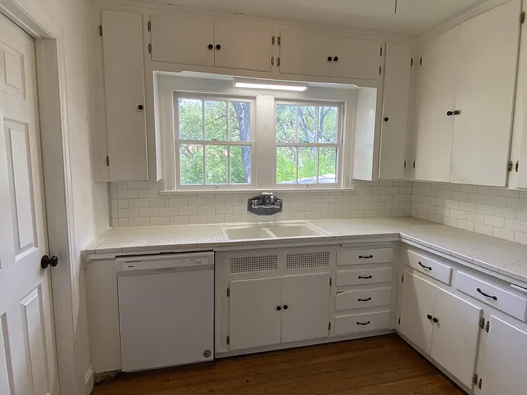 3901 Willbert Rd — Photo 11