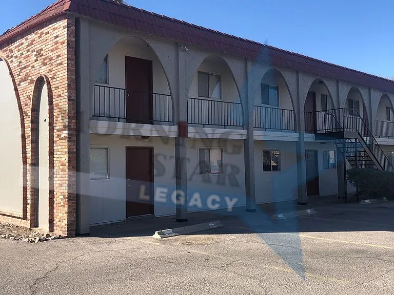 Puerta Del Sol Apartments — Photo 23