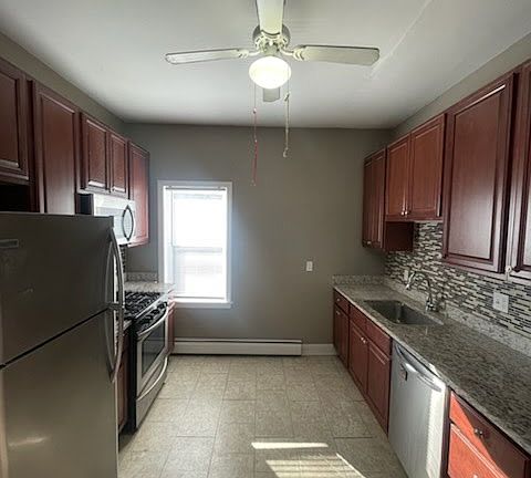 3rd image of 251 Carpenter St #2