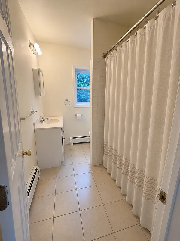 2 bed, 1.0 bath, 954 sqft, $2,500 — Photo 3