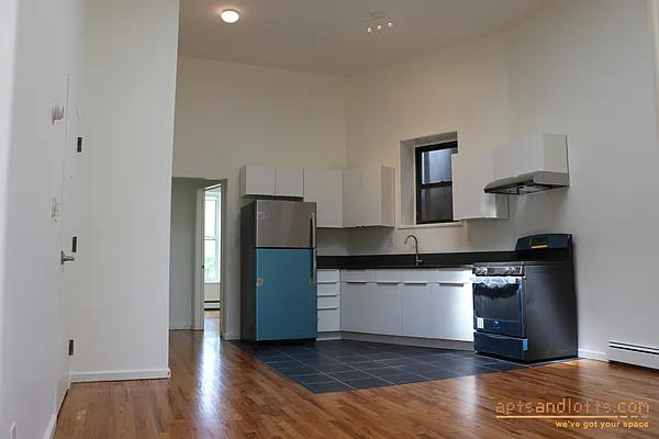 Rented by aptsandlofts.com | media 23