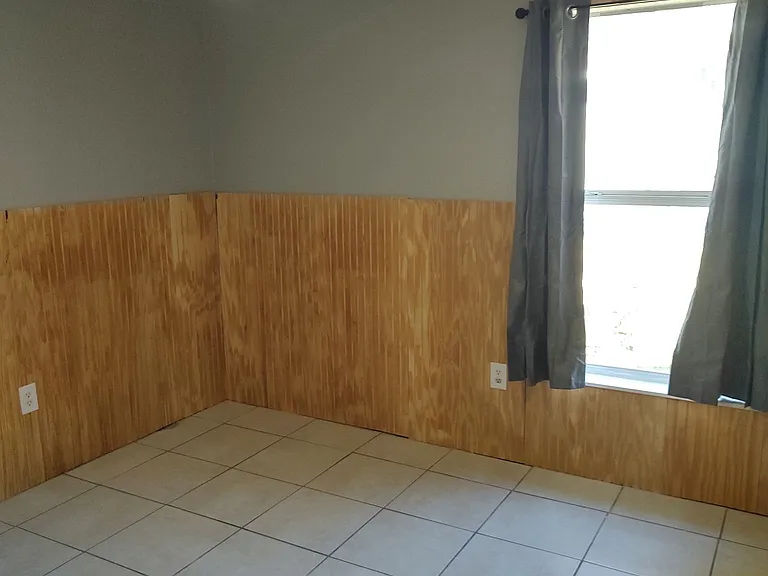 2328 SW Fort King St — Photo 8