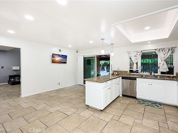 5th image of 11858 Haro Ave