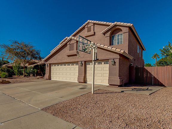 3rd image of 3636 E Redwood Ln