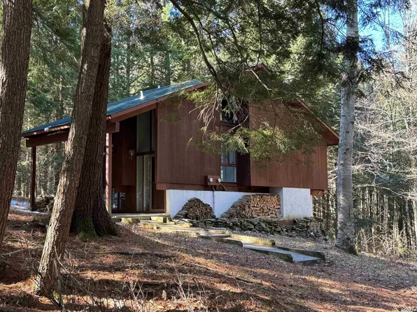 290 Village Lane, West Windsor, VT 05037