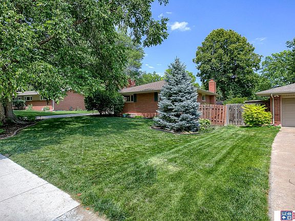 2nd image of 420 Wedgewood Dr