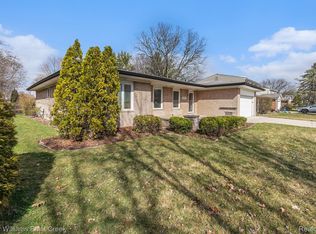 2871 Shirley Dr, Troy, MI 48085