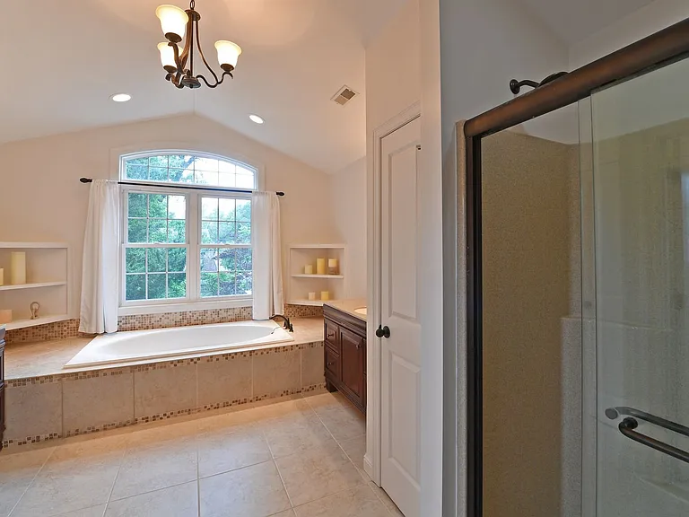 106 Manlyn Dr — Photo 44
