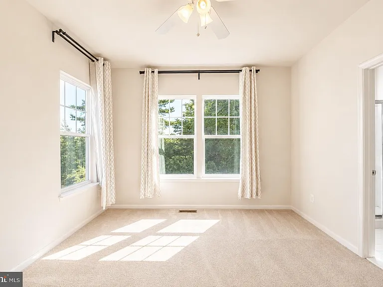 22520 Phillips St #401 — Photo 27